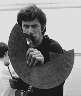 PB0634-14a-BrokenCymbal-M